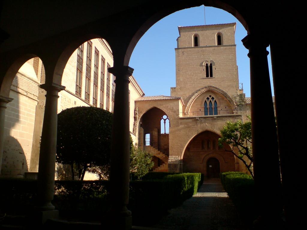 Parador De Alcaniz Hotel Exterior photo