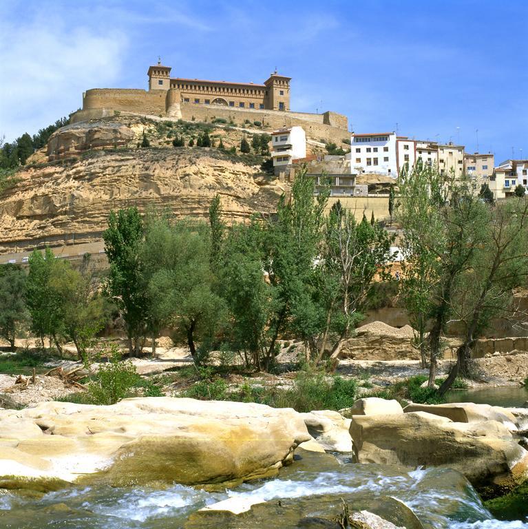 Parador De Alcaniz Hotel Exterior photo