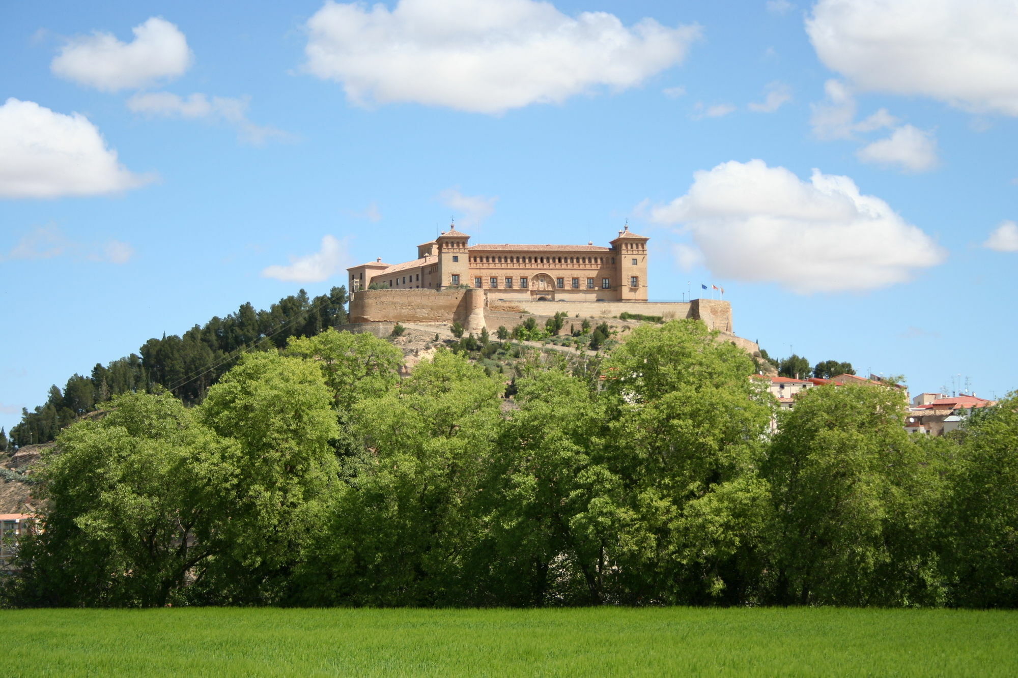 Parador De Alcaniz Hotel Exterior photo