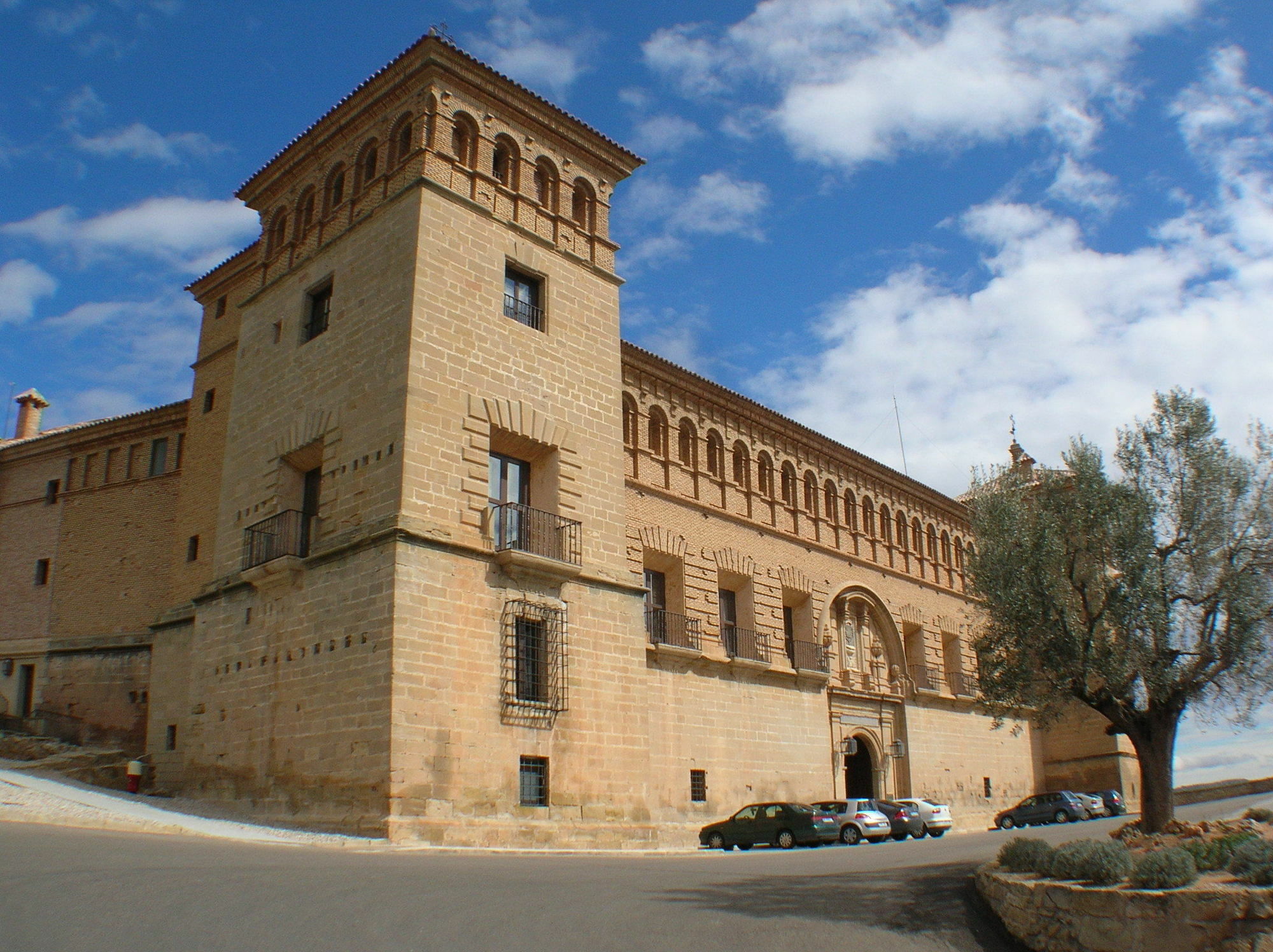 Parador De Alcaniz Hotel Exterior photo