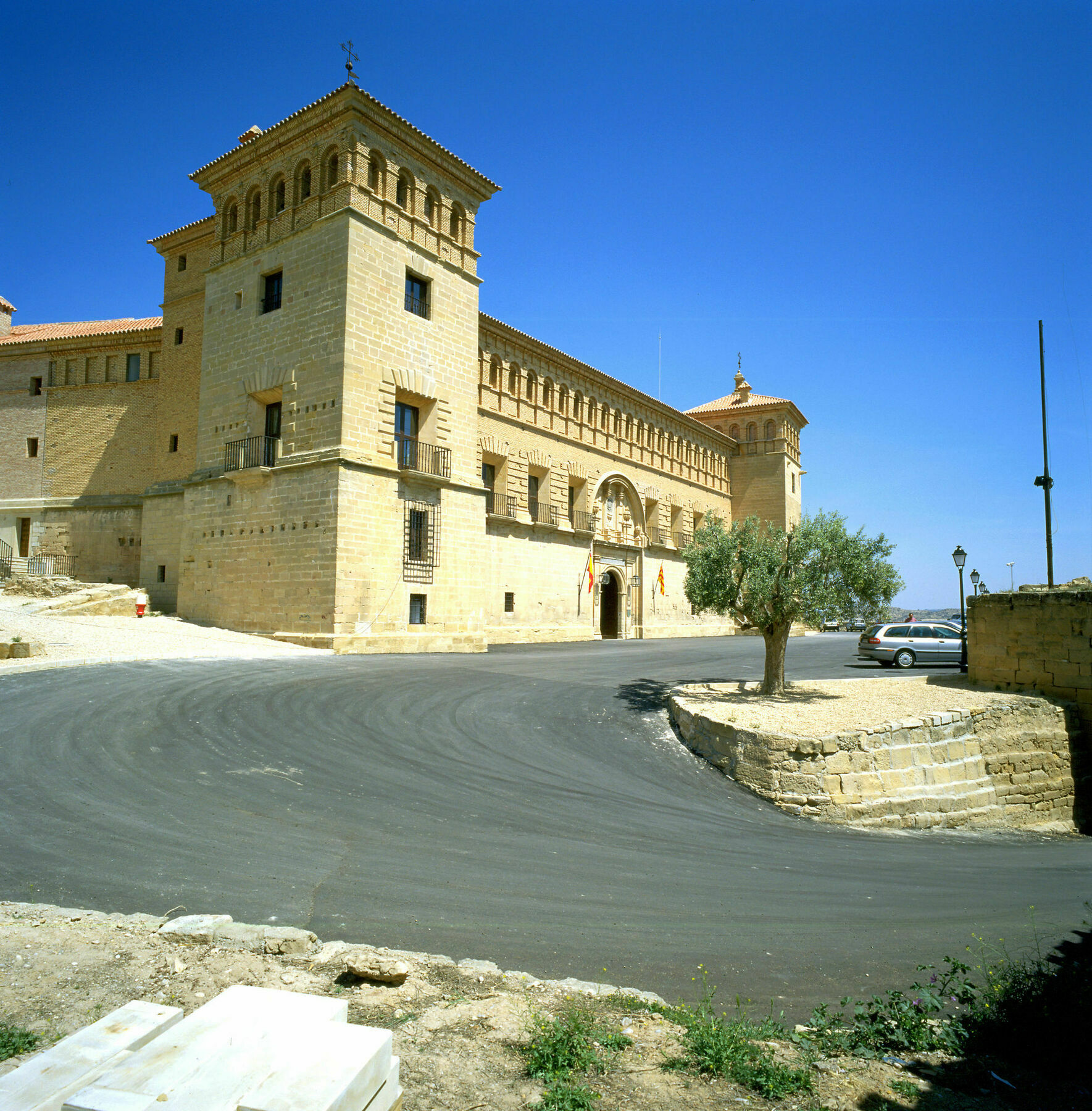 Parador De Alcaniz Hotel Exterior photo